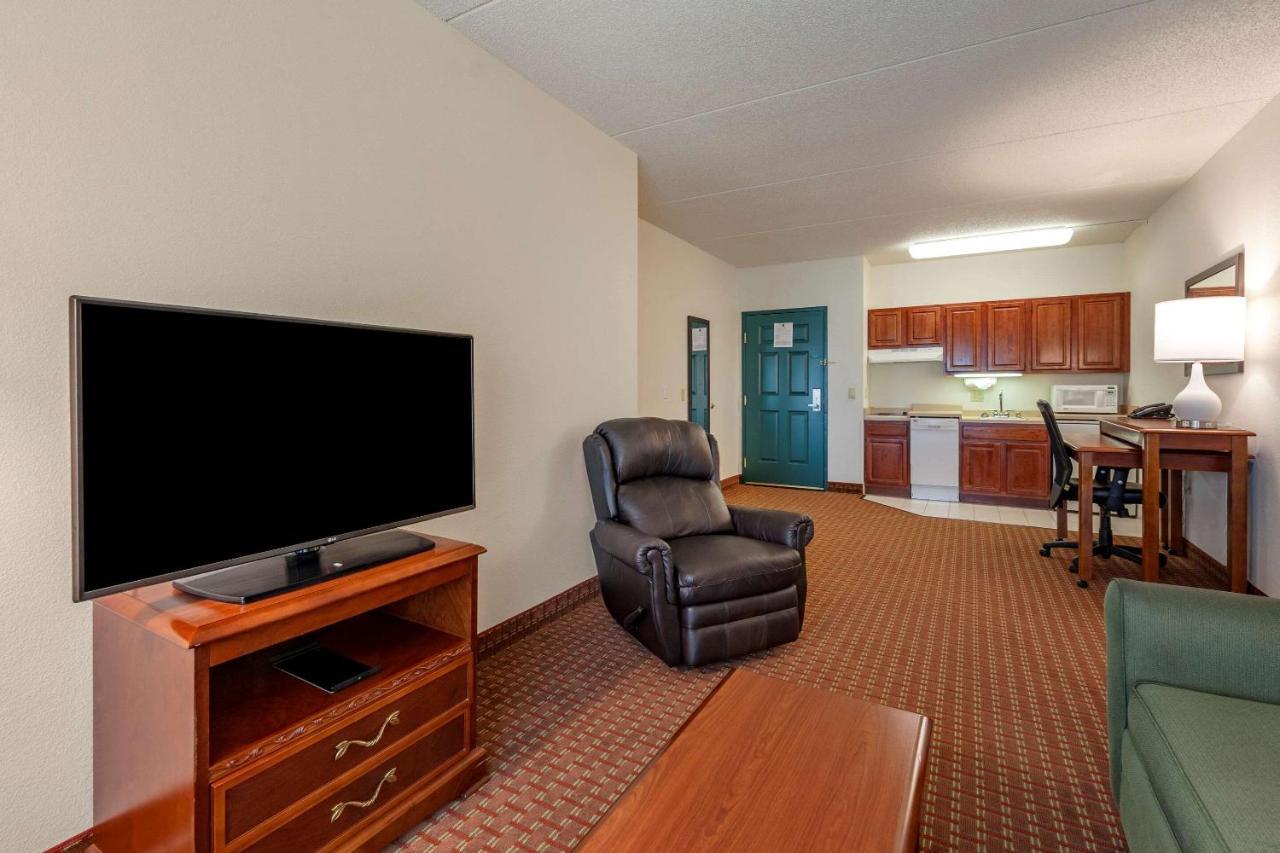 Clarion At The Alliant Energy Center Hotel
