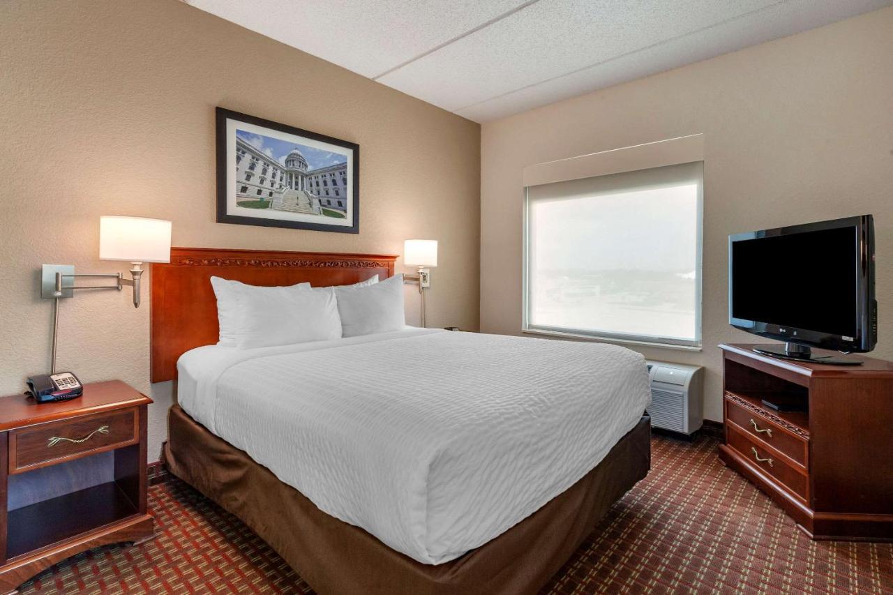 Clarion At The Alliant Energy Center Hotel 3*
