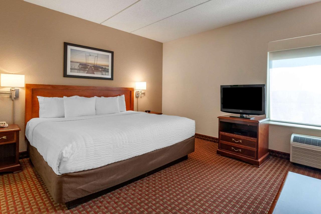 Clarion At The Alliant Energy Center Hotel 3*