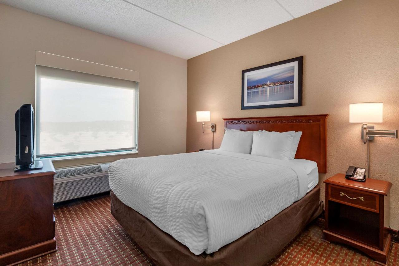 Clarion At The Alliant Energy Center 3* Madison