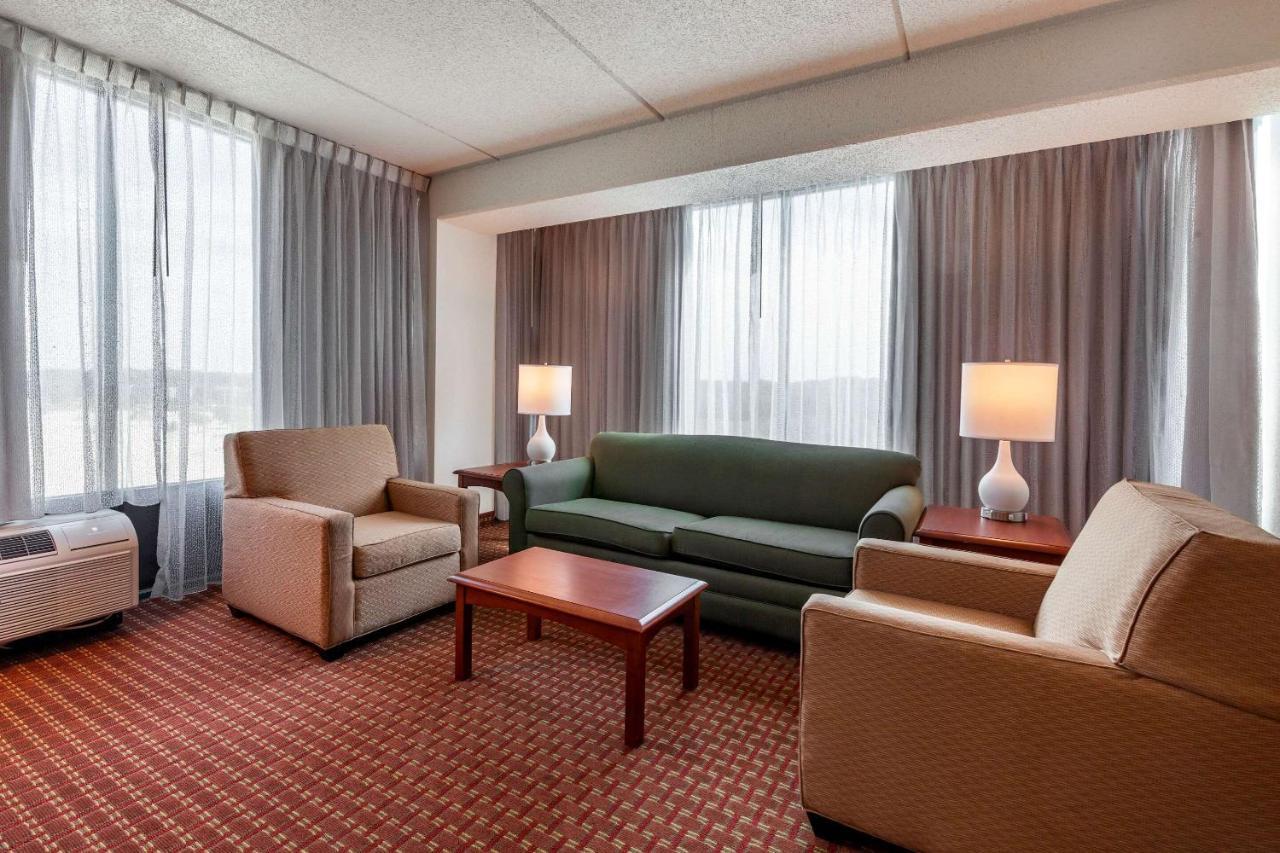 Clarion At The Alliant Energy Center 3*
